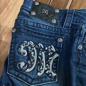 Miss Me Jeans, signature boot cut!